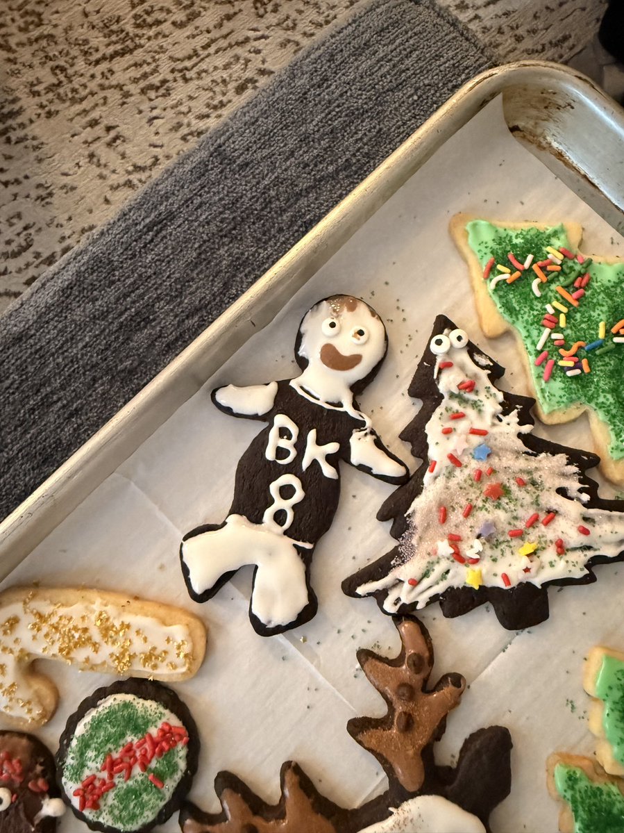 NetsMuse's tweet image. My little brother made a Egor Dëmin cookie😭