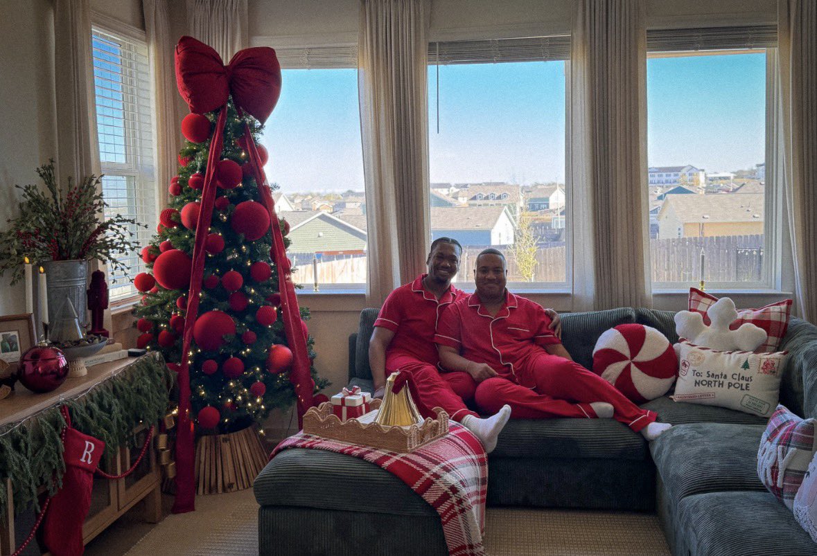 rhysism_'s tweet photo. Merry Christmas. 🎄 https://t.co/XRq4ksTvHf