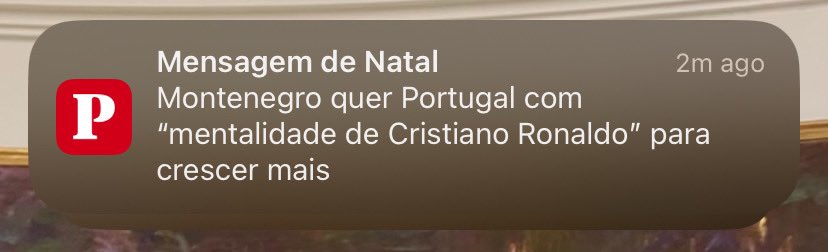 Faz todo o sentido, aqui também não há oportunidades para os jovens.
Parece a seleção.