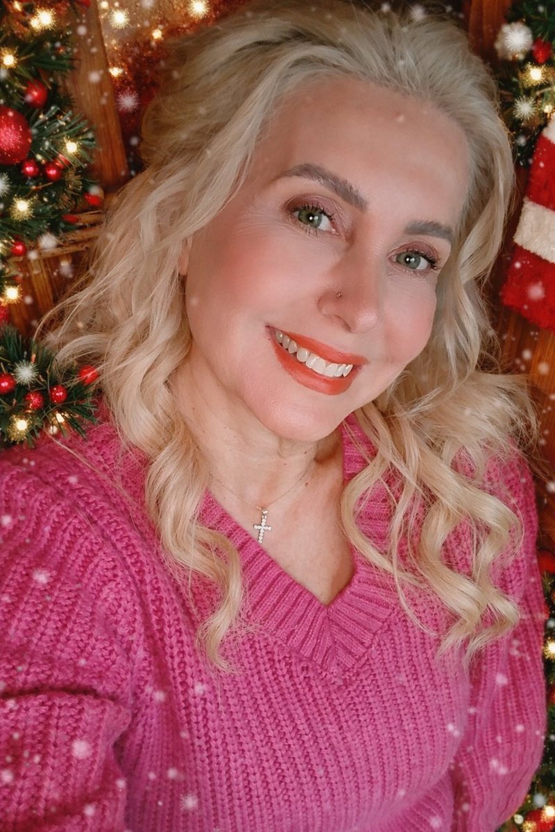 MariaPiperopou1's tweet photo. 🌟 Let the Christmas Cheer Begin! https://t.co/7pvHpfI3eI