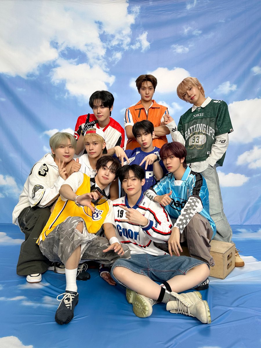 📸] CRAVITY 2026 SEASON'S GREETINGS <WE ARE CRAVITY CREW