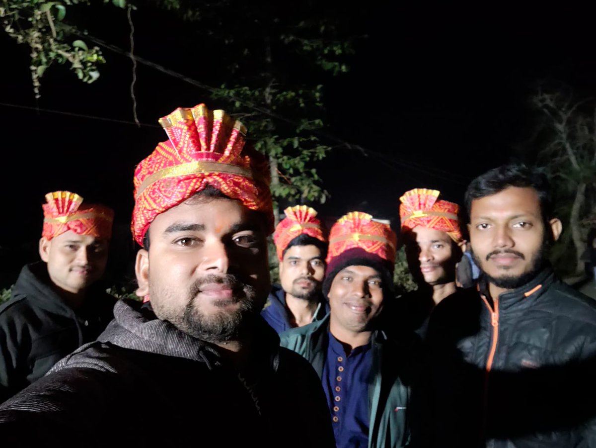 AtalOdisha's tweet photo. ସେବା ହିଁ ପ୍ରଥମ ଧର୍ମ କିନ୍ତୁ ରାଜନୀତିକ ଜୀବନରେ ଗୋଟିଏ ଖୁସି ଯେତେବେଳେ ସାଙ୍ଗସାଥି ମସ୍ତି ଏକାଠି ହେଲେ ଆଜି ସାଙ୍ଗ ବାହାଘର ବରଯାତ୍ରୀ ରେ
@SamalManmohan7 @CMO_Odisha @Manas_BJP @MohanMOdisha https://t.co/YYnoLCiyoT