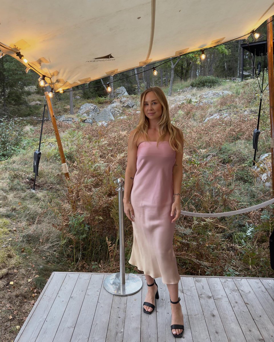 PatrickHelon's tweet image. 亲爱的们，圣诞快乐！ 📷 📷  愿你们今天以及每一天都充满爱、和平与喜乐。 📷  愿上帝的爱被所有人感受到，愿今天所庆祝的价值观继续指引我们。