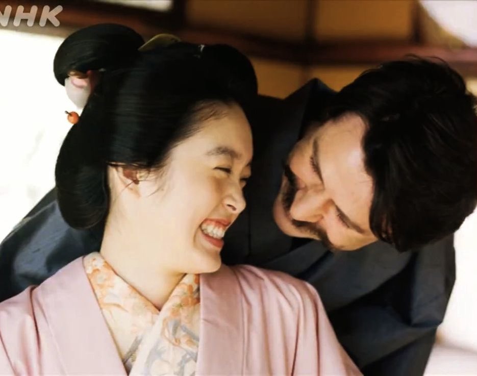 Lily214love's tweet image. ばけばけ大好き🥰
こんなにまで繊細な心の描写を
ここまで丁寧に書かれているお話は初めて観た気がする。
時代背景、異国、年齢差関係なく
惹かれ合う2人が本当に愛おしい。
今朝は嗚咽するくらい泣いた。
ヘブン先生が夫に似てるので
余計に感情移入してしまう😭✨

#ばけばけ