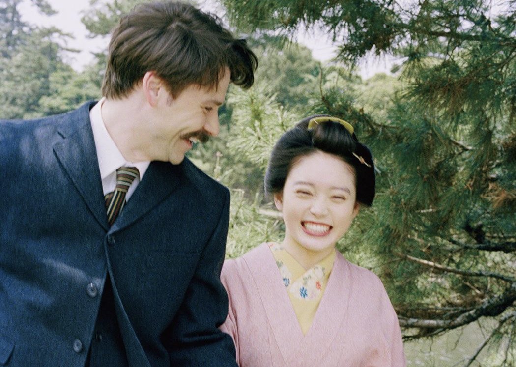 Lily214love's tweet image. ばけばけ大好き🥰
こんなにまで繊細な心の描写を
ここまで丁寧に書かれているお話は初めて観た気がする。
時代背景、異国、年齢差関係なく
惹かれ合う2人が本当に愛おしい。
今朝は嗚咽するくらい泣いた。
ヘブン先生が夫に似てるので
余計に感情移入してしまう😭✨

#ばけばけ