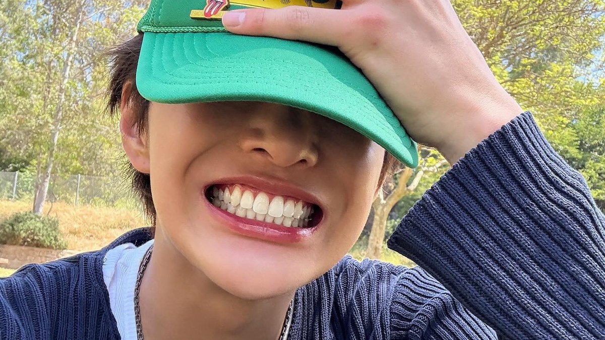 keonholds's tweet image. this type of keonho selca is my fav