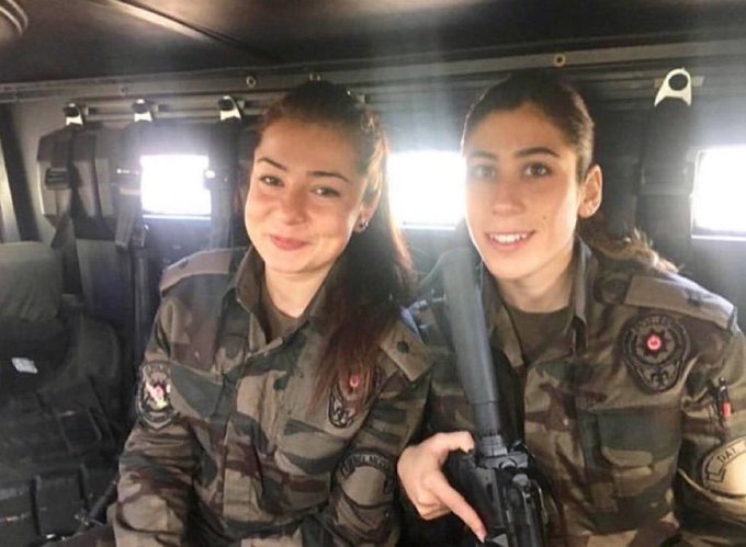 Bir kare, iki Şehit... 

❗Şehitlerimizi Unutmayalım…