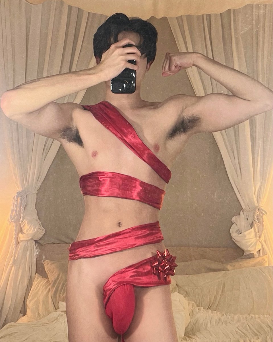 juli4o_'s tweet photo. happy holidays ❤️‍🩹 here’s your present https://t.co/l5D9eRHJG9