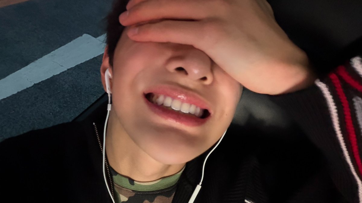 keonholds's tweet image. this type of keonho selca is my fav