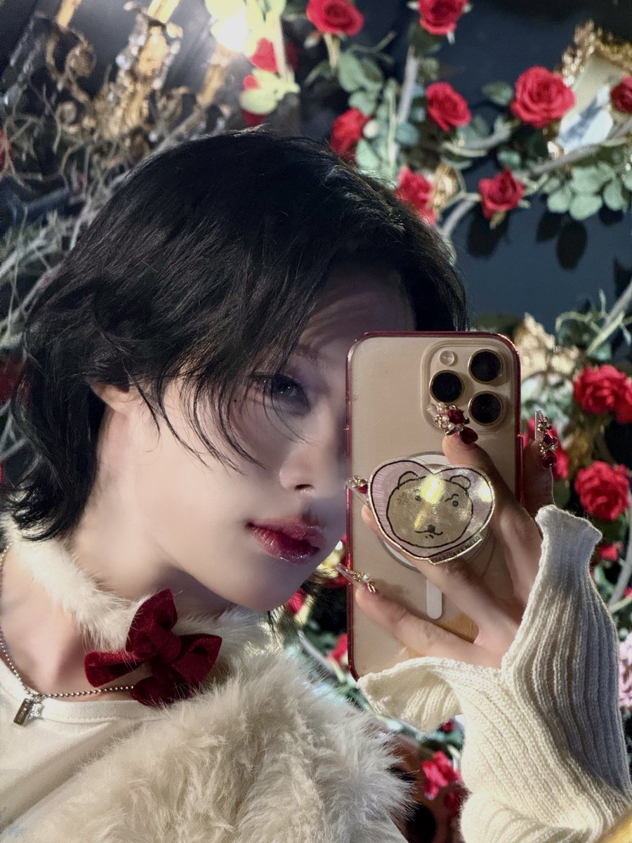 hauntscripts's tweet image. i’m so drunk so you get more selfies from this girl today. i hope you’re having as good of a day as i am! if not, i’ll send you some treats as an attempt to make you smile a little bit.