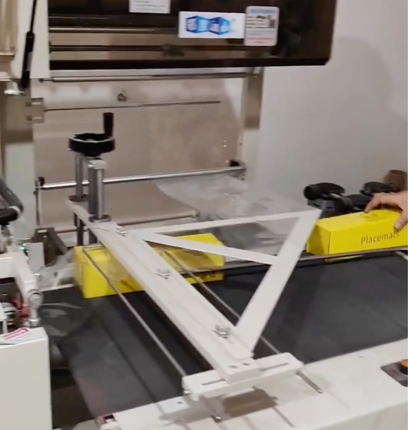 placemat_ziran's tweet image. Prepping Ziran placemats for delivery: shrink-wrapped (dust/scuff protection) → stacked in sturdy cartons → neat rows, ready to go! 🚚
#ZiranHomeFurnishings #PackingProcess #FYP #ForYou #ShippingReady
zjziran.com