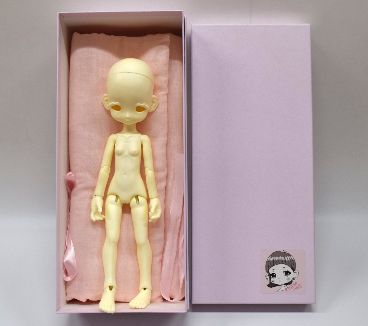 【まんだらけSAHRA年末年始イベント】

本日12/28(日) 23：00～は
・キノコジュース オリジナルドール しずく
・DOLLY HOUSE 26cm Child
をお出しします♪

通販ページはこちら↓
order.mandarake.co.jp/order/listPage…

特設サイトはこちら↓
mandarake.co.jp/dir/shr/sahra_…