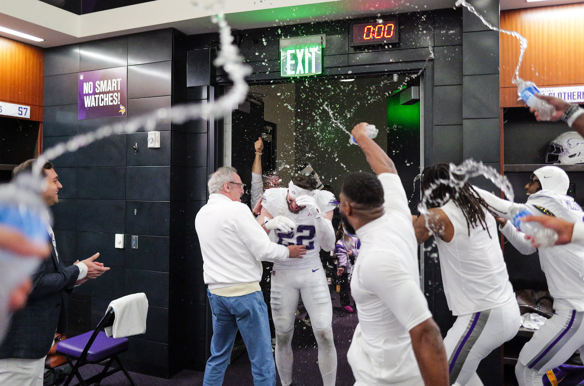 dailyharri's tweet image. Harrison Smith post game after his vintage performance