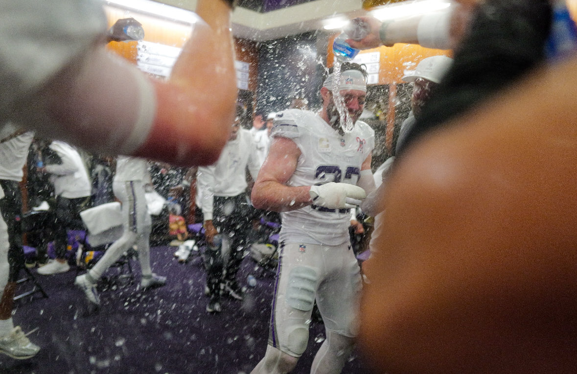 dailyharri's tweet image. Harrison Smith post game after his vintage performance