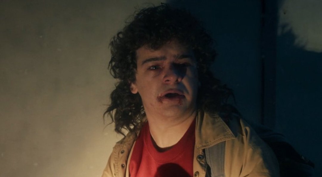 iKissWar's tweet image. Spoiler Stranger Things.

To vendo muita gente criticando o Dustin sendo que toda essa reação dele e super justificável.

O Steve que tinha que entender que o adulto ali é ele e não o Dustin, o muleke é so um adolescente q não sabe lidar com o luto.
#ST5Spoilers