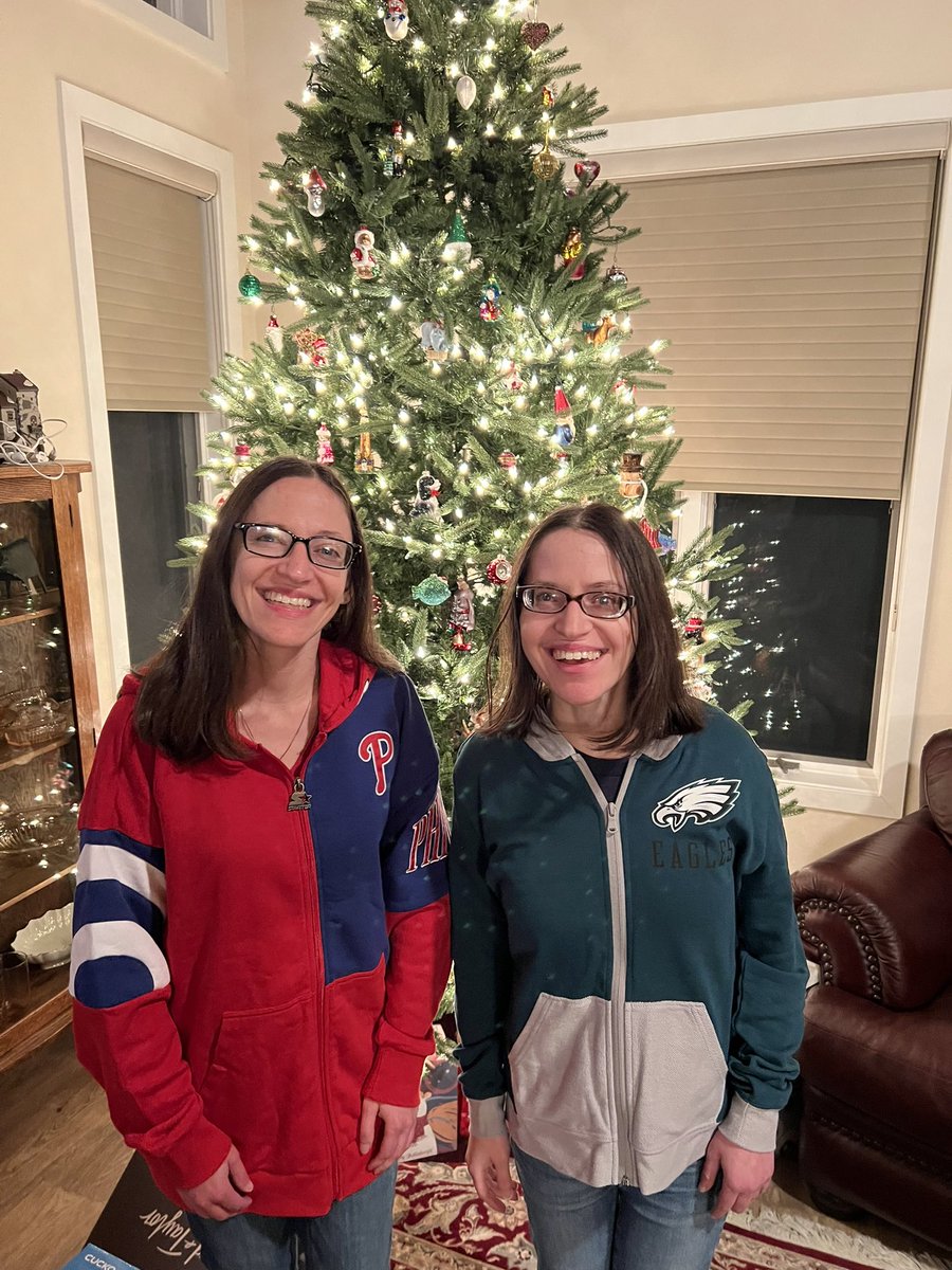 Gerry Ressler ❤️ Red tweet media