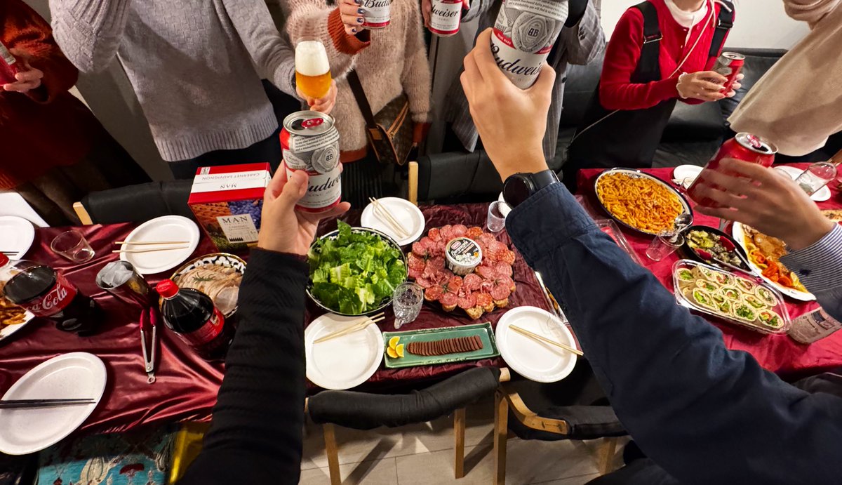 じーにょ tweet media