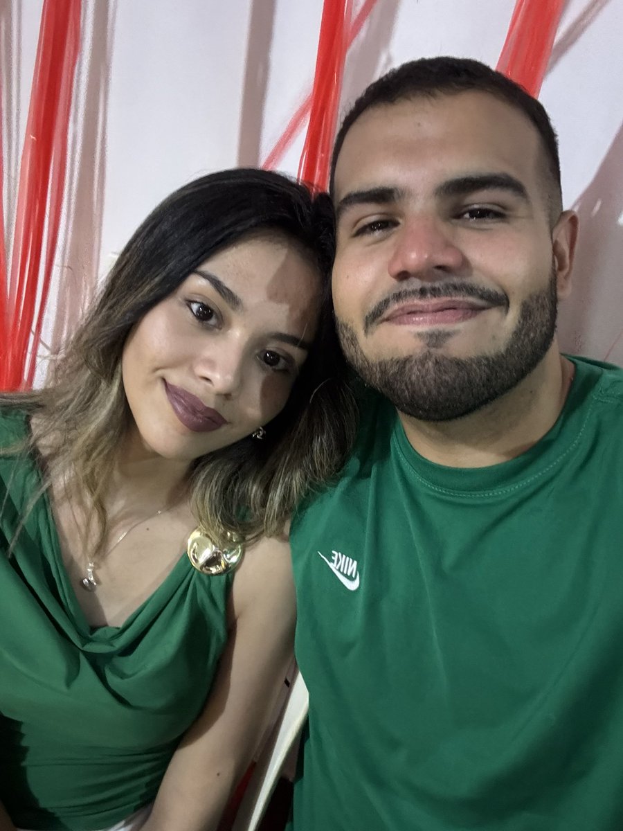 johanbidondo's tweet photo. Nuestra tercera Navidad💚 https://t.co/vo94Ko9yVd