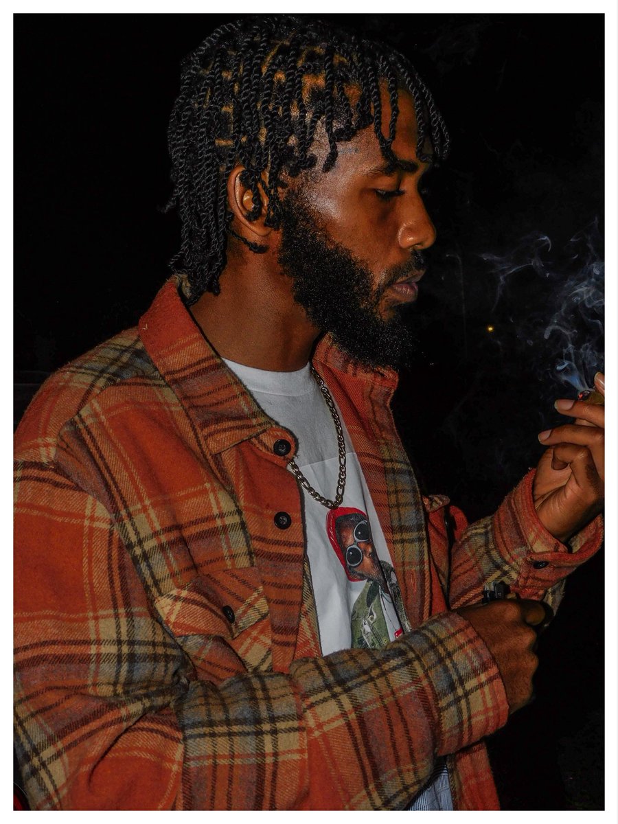 𝘚𝘮𝘰𝘬𝘪𝘯𝘨 𝘊𝘩𝘳𝘪𝘴𝘵𝘮𝘢𝘴 𝘛𝘳𝘦𝘦 🎄

youtube.com/@getmoneymayne…