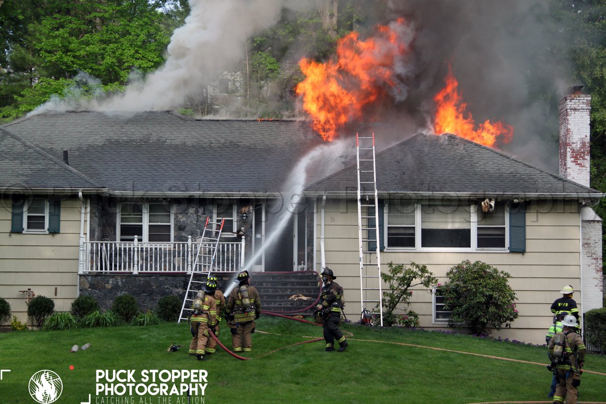 Puck Stopper Photography tweet media