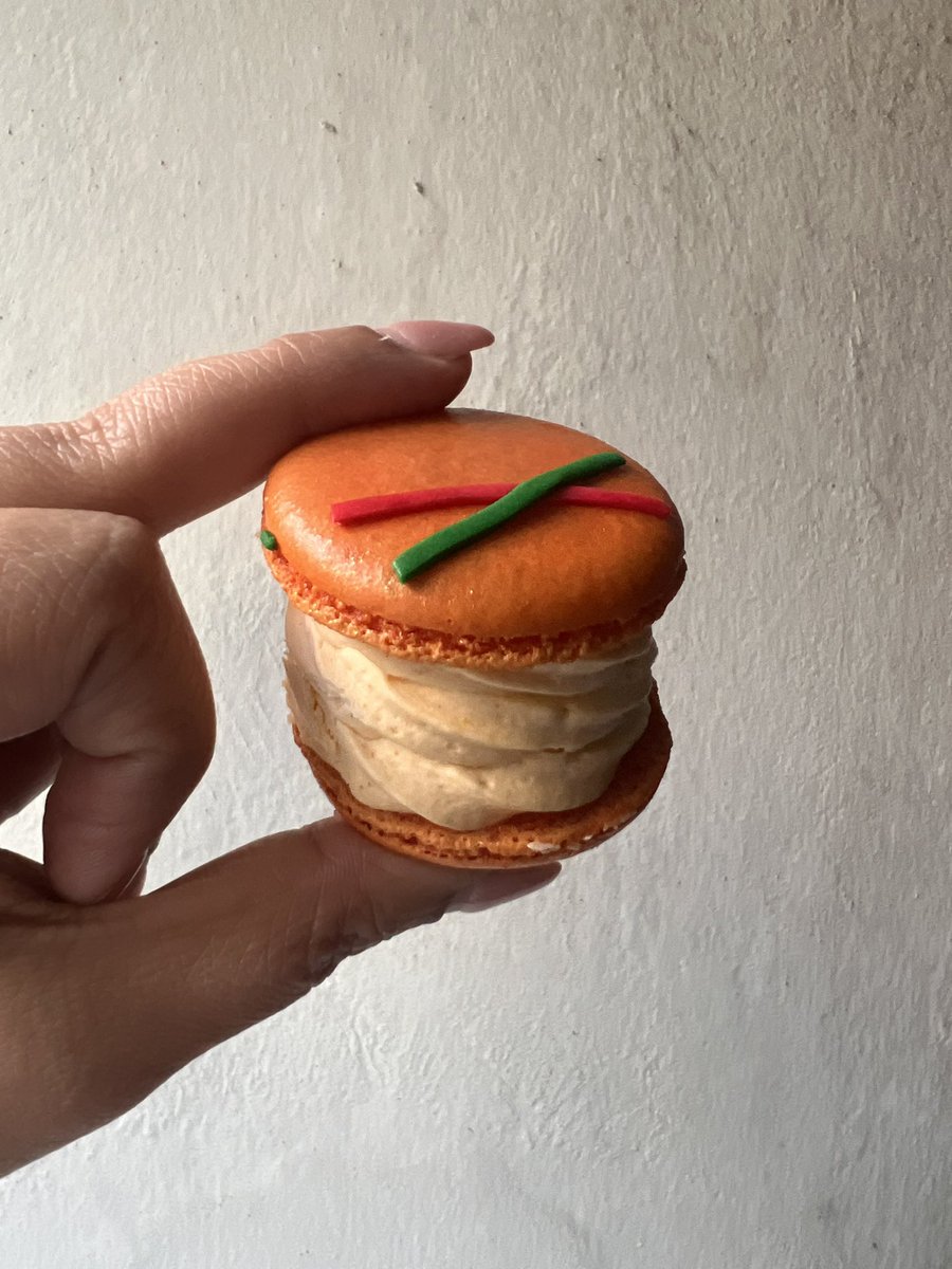 MinimamPi's tweet image. เอาสิ รสต้มยำกุ้งจาก @souri_bkk  อร่อยมากกก มันต้มยำจริง คำแรกที่กัดแต่ยังไม่ได้เคี้ยวก็คือเหมือนครีมชีสรสอื่นๆ แต่พอเคี้ยวเท่านั้น มหัศจรรย์มาก ความเผ็ดจี๊ดจ๊าดมาละ ความเปรี้ยว ความหอมต้มยำชัดเจน  ตรงกลางน่าจะเป็นเนื้อกุ้ง ลงตัวเว่อร์ เป็นของดีของไทยได้เลย 👍🏻 
#souri #souribkk