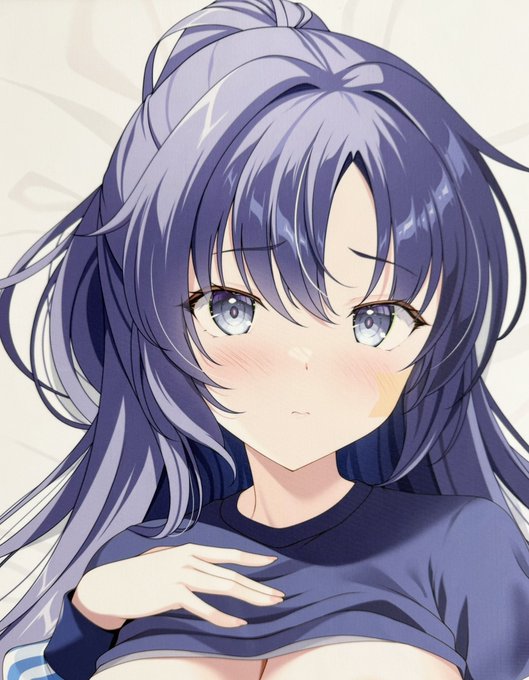 告知をすっかり忘れてました… 冬コミで体操服ユウカの抱き枕カバーを出しますー。生地はライクトロンリッチです 色校を携帯で撮ってみました。線の印刷がクリア!実物はもうちょっと色淡いかな?うまく調整出来ないー 久しぶりの抱き枕カバーなのでよろしければ!