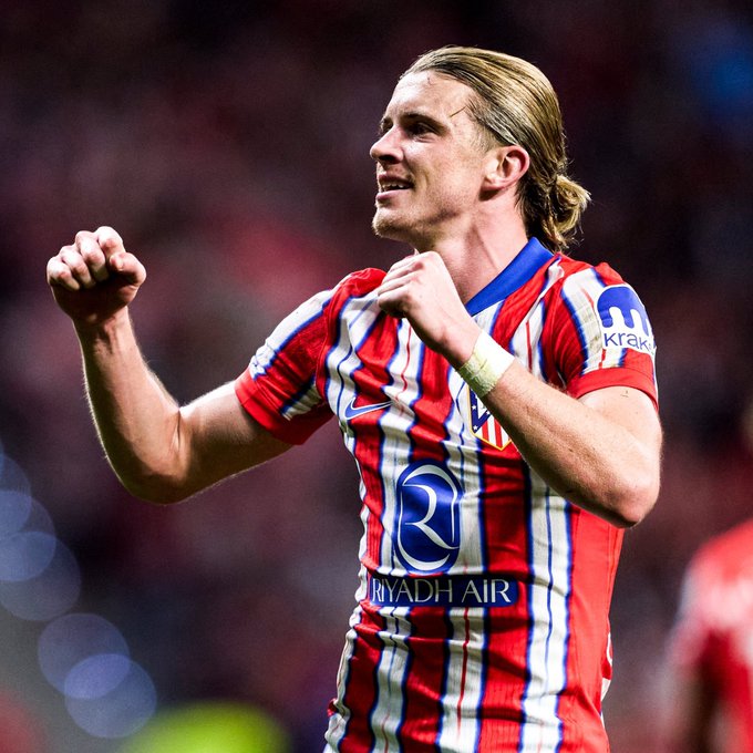 فابريزيو رومانو | أتليتكو مدريد يرفض بشكل قاطع رحيل كونور غالاغر لاعب خط الوسط على سبيل الإعارة في يناير. السياسة واضحة البيع فقط ممكن 