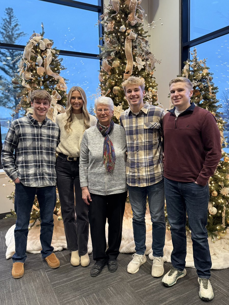 JasonBecker90's tweet image. Merry Christmas from the Beckers!