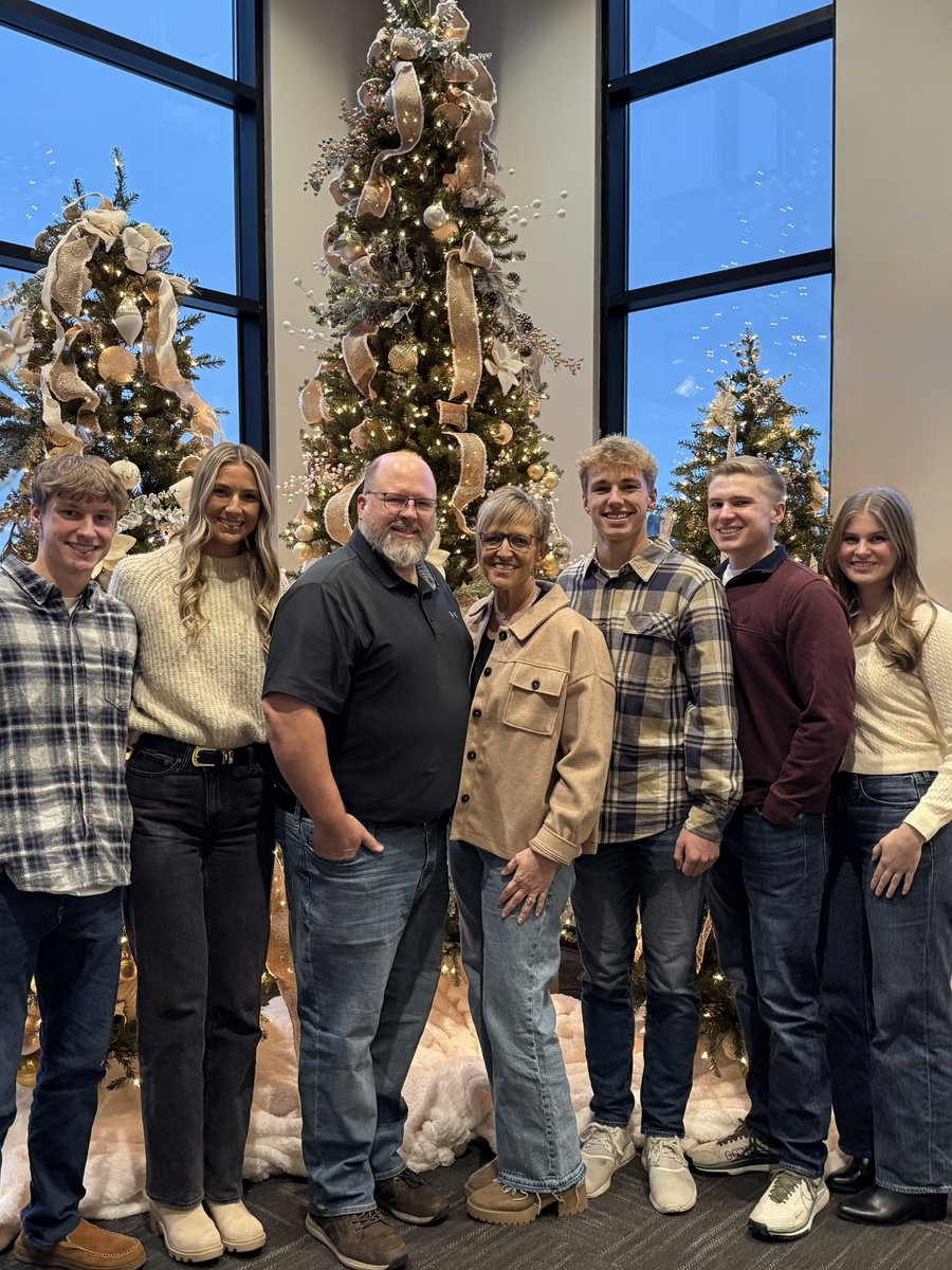 JasonBecker90's tweet image. Merry Christmas from the Beckers!