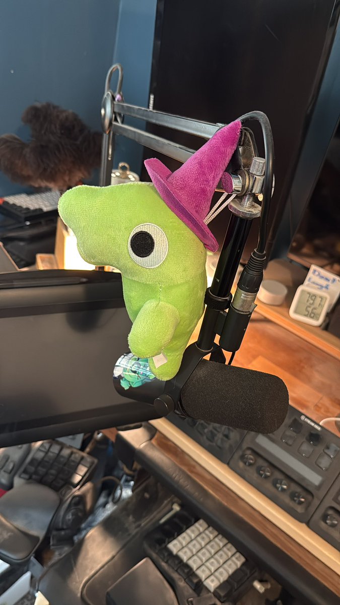 Defenseless_Me's tweet image. Gleppy on da mic