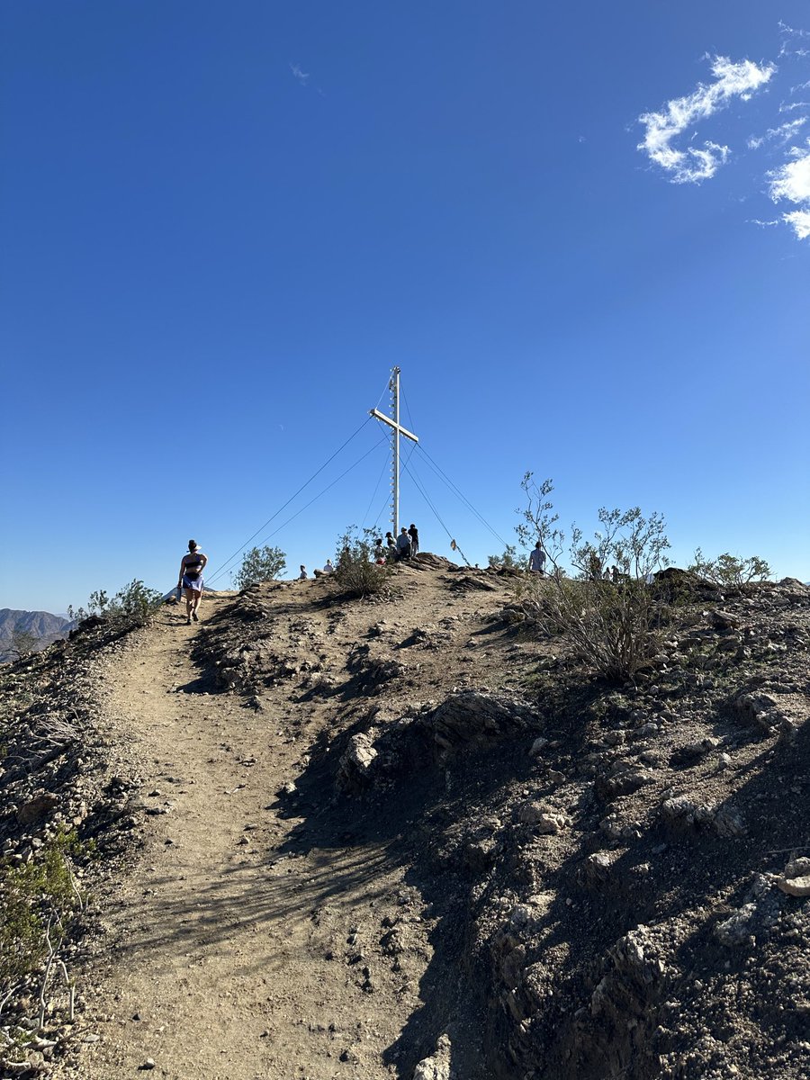 IceAndStretch's tweet image. First Christmas without Deb! Brendan and I just finished our 3.2 mile hike up to the cross and back! Placed some flowers at the base of the cross and shed some tears for Deb. Miss her so much!❤️❤️ “WE GOT THIS!”