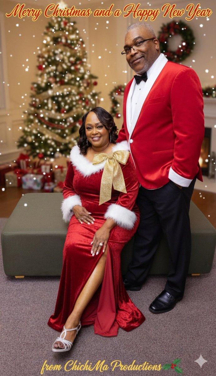 Chichimaplays's tweet photo. Merry Christmas Blessings and a Happy New Year from our ChichiMa Family to yours! https://t.co/1xtMYEYnpV
