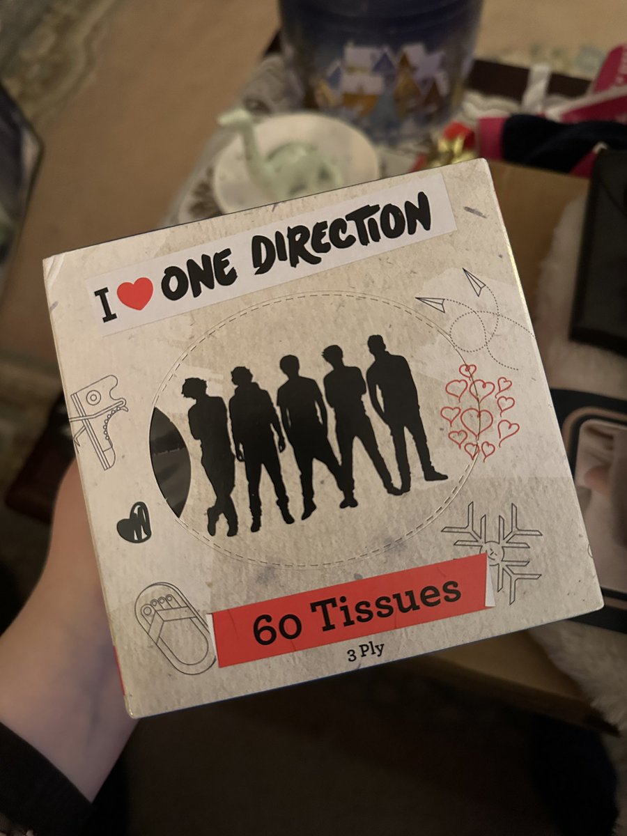 racheIaIi's tweet photo. every year my mum buys the nichest one direction thing for christmas and the collection i have is so funny it’s genuinely my favourite tradition https://t.co/dl4bY93fLc