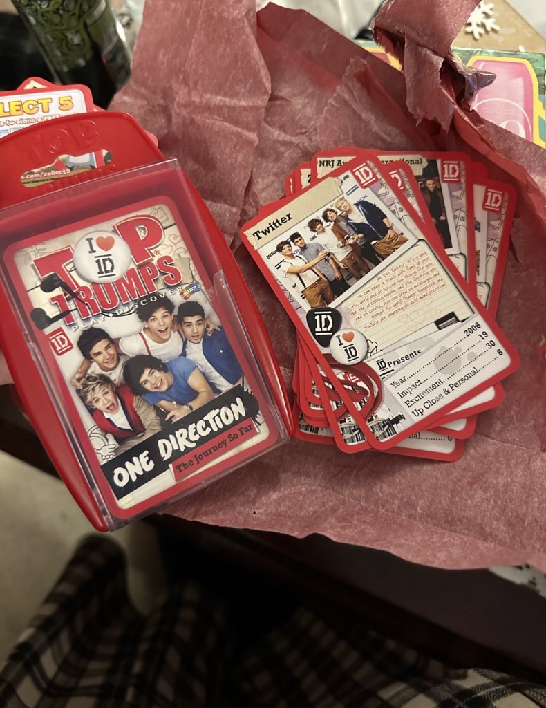 racheIaIi's tweet photo. every year my mum buys the nichest one direction thing for christmas and the collection i have is so funny it’s genuinely my favourite tradition https://t.co/dl4bY93fLc