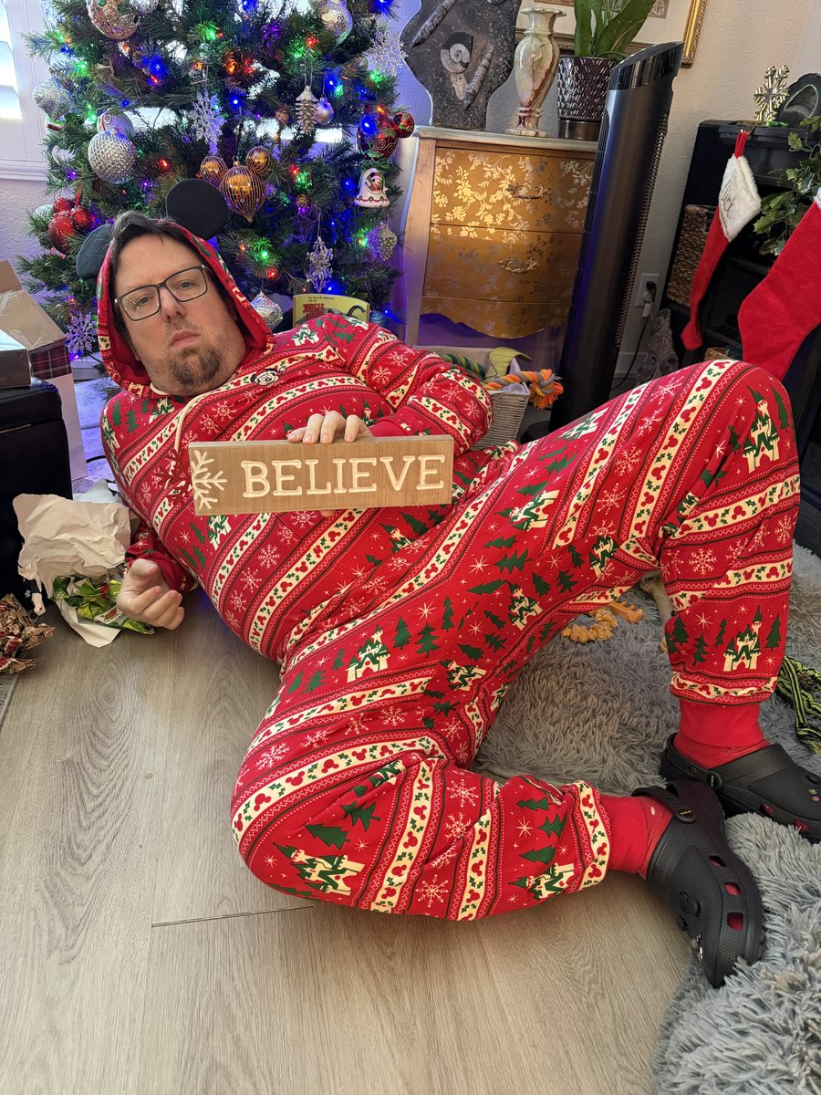 I am Not Afraid to say “MERRY CHRISTMAS” - Share if Your Brave Enough to say It