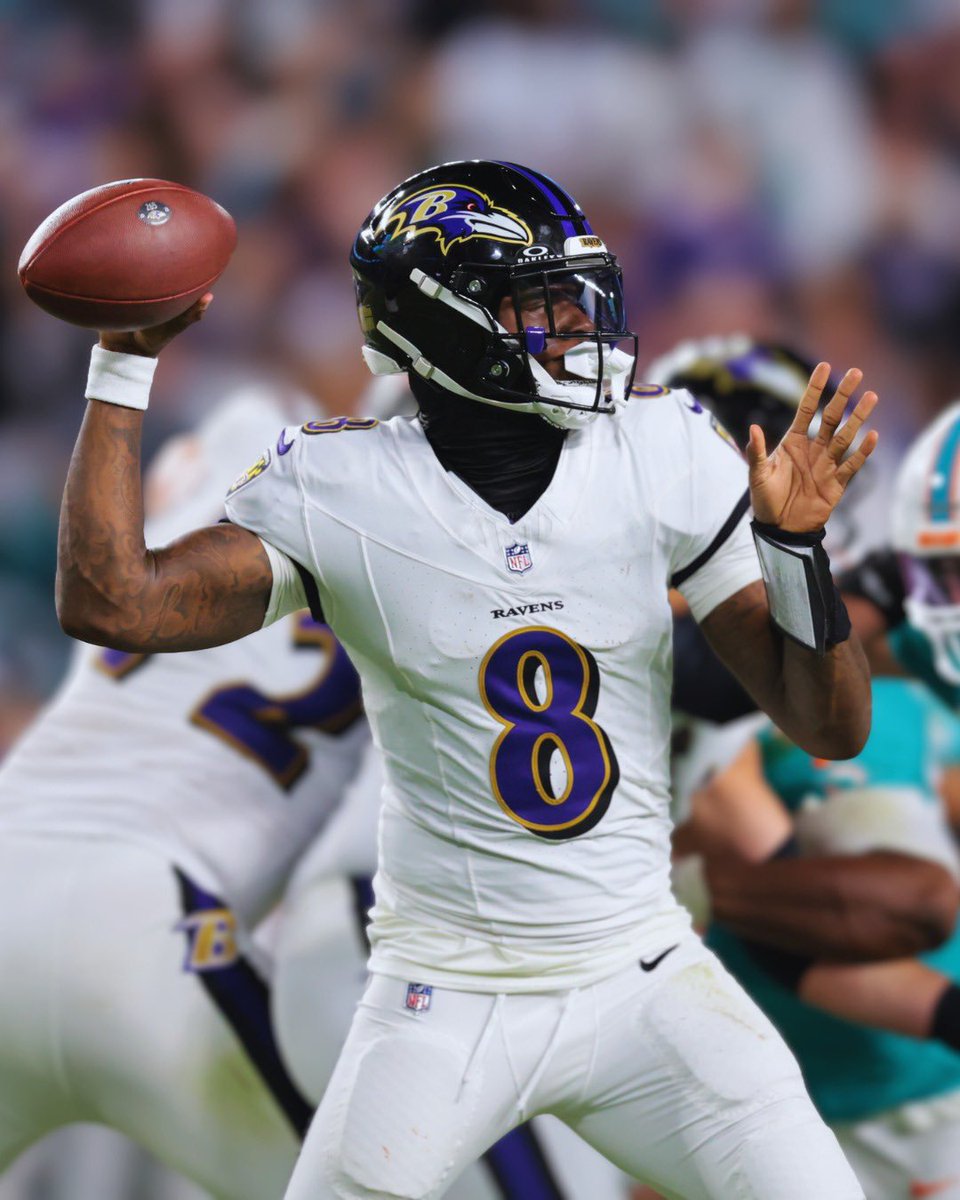 MySportsUpdate's tweet image. The #Ravens are listing QB Lamar Jackson (back) as doubtful for Saturday night’s game vs. the Packers. 

Tyler Huntley will start if he can’t go. Baltimore is eliminated with a loss.