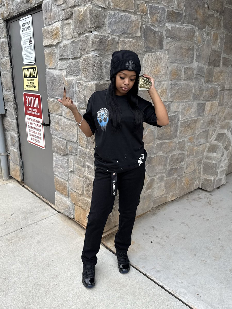 prettylilmoraa's tweet image. #Flyshit