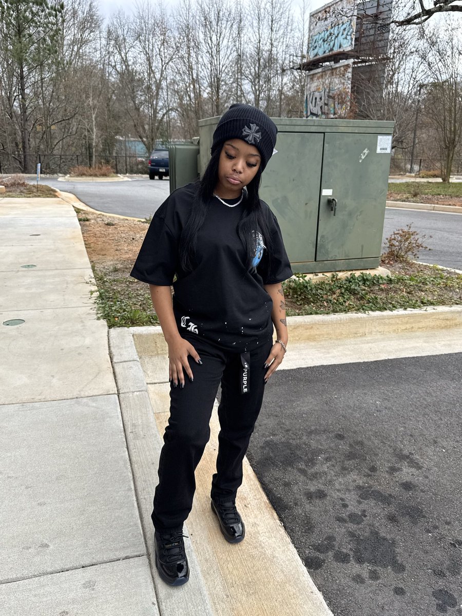 prettylilmoraa's tweet image. #Flyshit