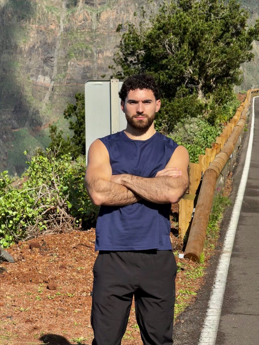 antonio2secrett's tweet photo. 25 de diciembre, que te gusta correr al aire libre o en el gimnasio https://t.co/KLI9N1G6jL