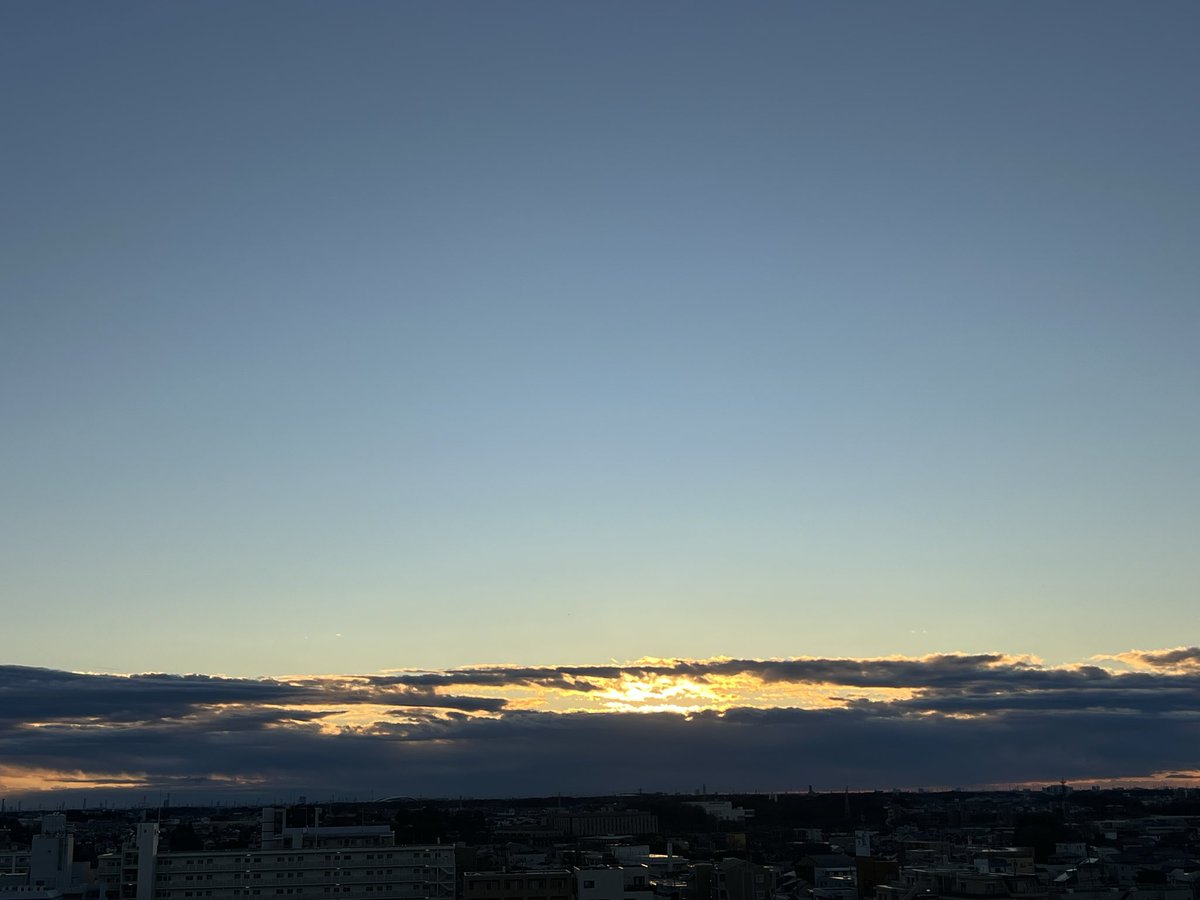 おはよう 寒波が来て風が冷たいけどお日様ありがとう🙏 #ソライロ