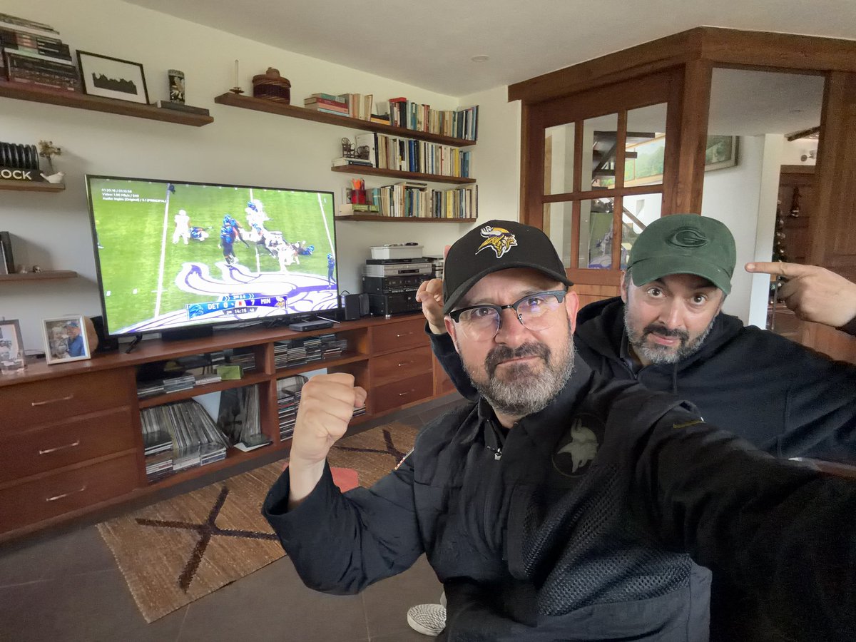 federboy's tweet image. Watching from Colombia #NFLonNetflix 

SKOL VIKES