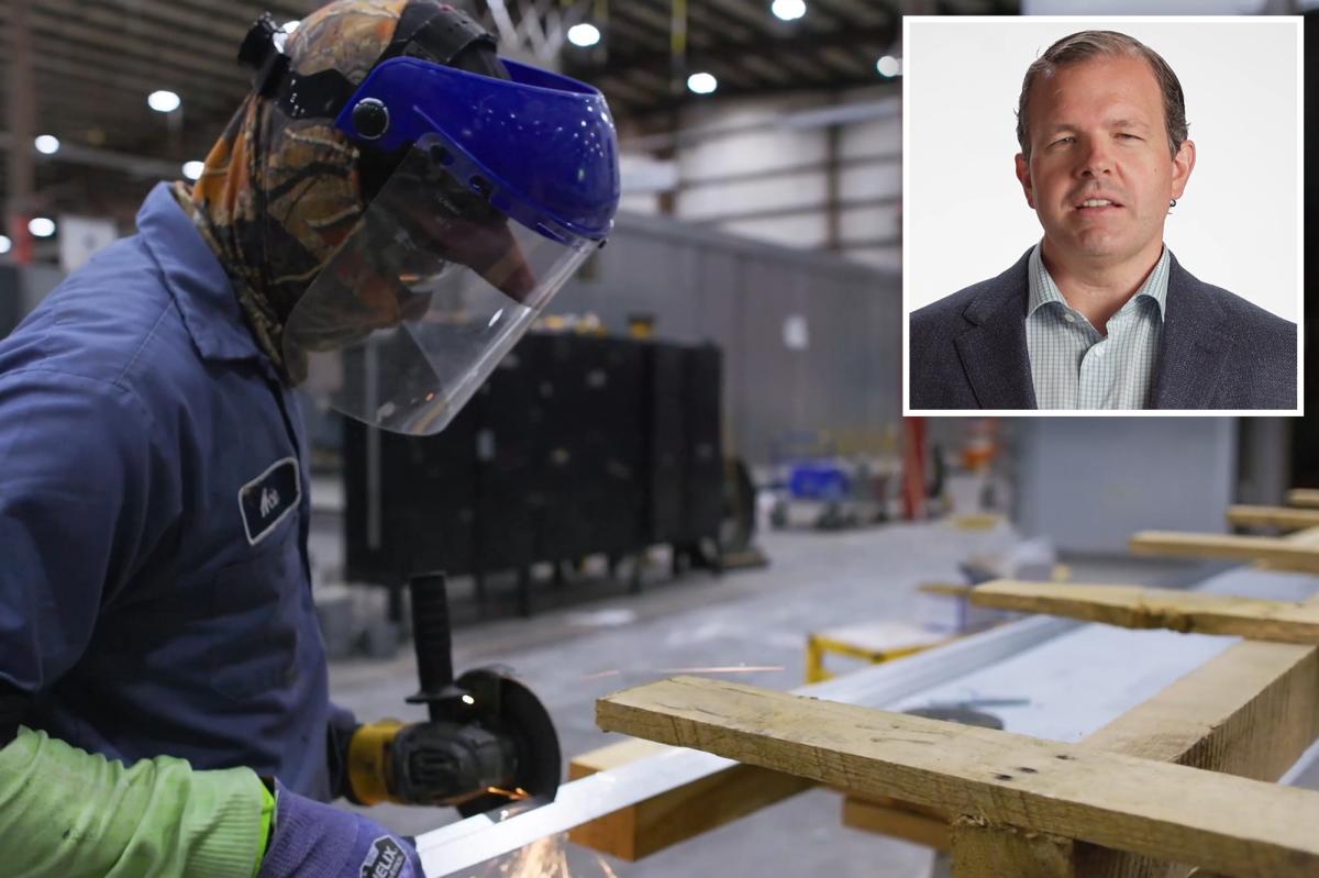 nypost's tweet image. Louisiana boss hands workers $240M in bonuses after selling his company for $1.7B trib.al/XMPlaiV