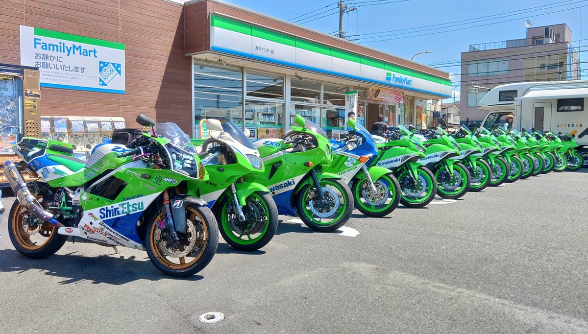 xjrxMHTamYN2ldR's tweet image. #2025年を振り返る
#バイク編
#ZX4
#ZXR
#ファミマカラー
#ZX11
#ZZR1100
#Ninja祭り