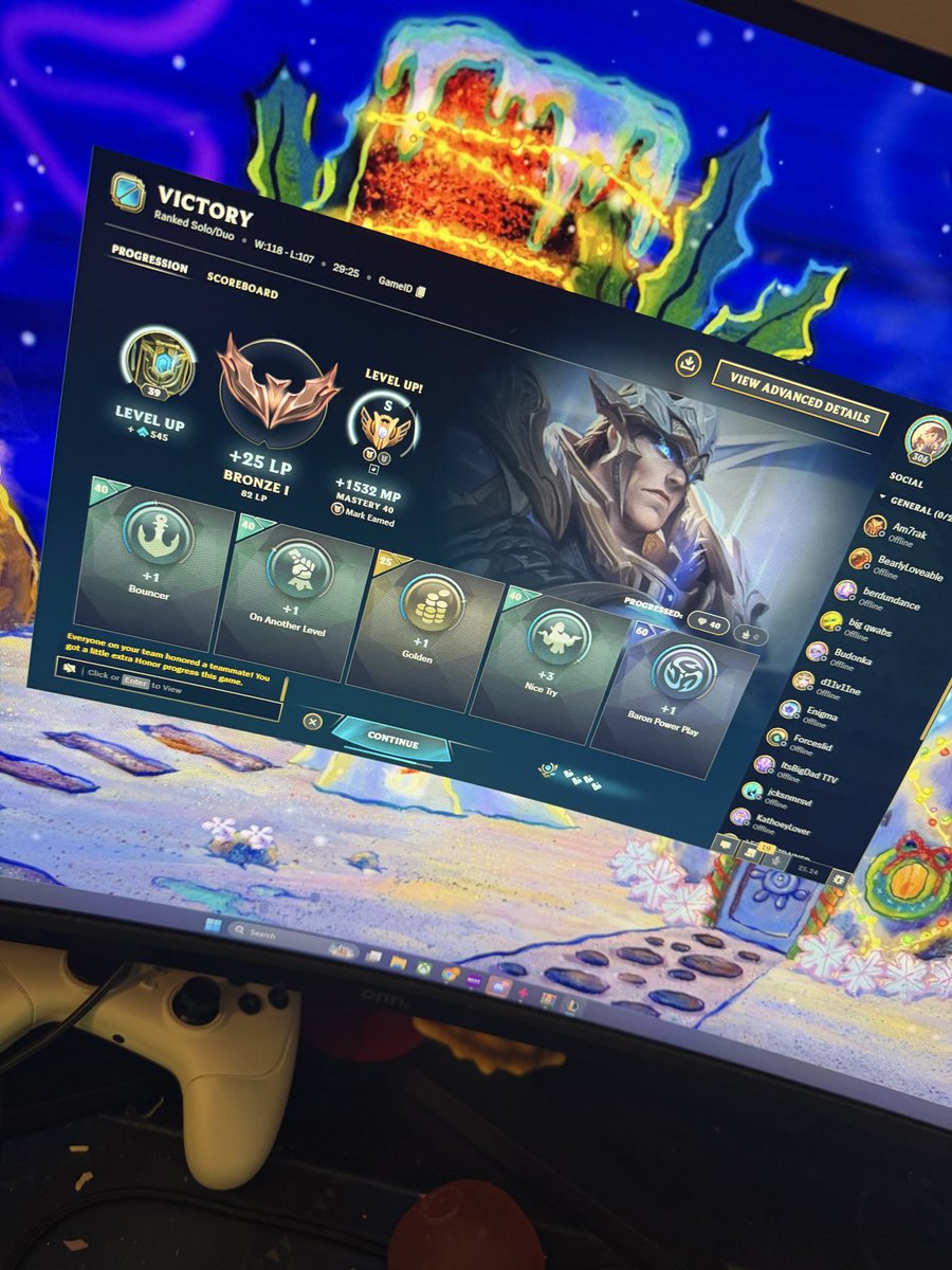 derplenberg's tweet image. I haven’t played league in at least 3 weeks.  Looks like I still got it 😁. Hopefully I’ll hit silver before the new season. #LeagueOfLegends #climb #MerryChristmas