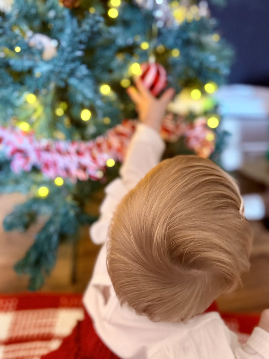 itsapricityx's tweet photo. Christmas and a 1 year old 🩷
So bittersweet and excited to see what this next year brings for our little family https://t.co/zMJdahTCVJ