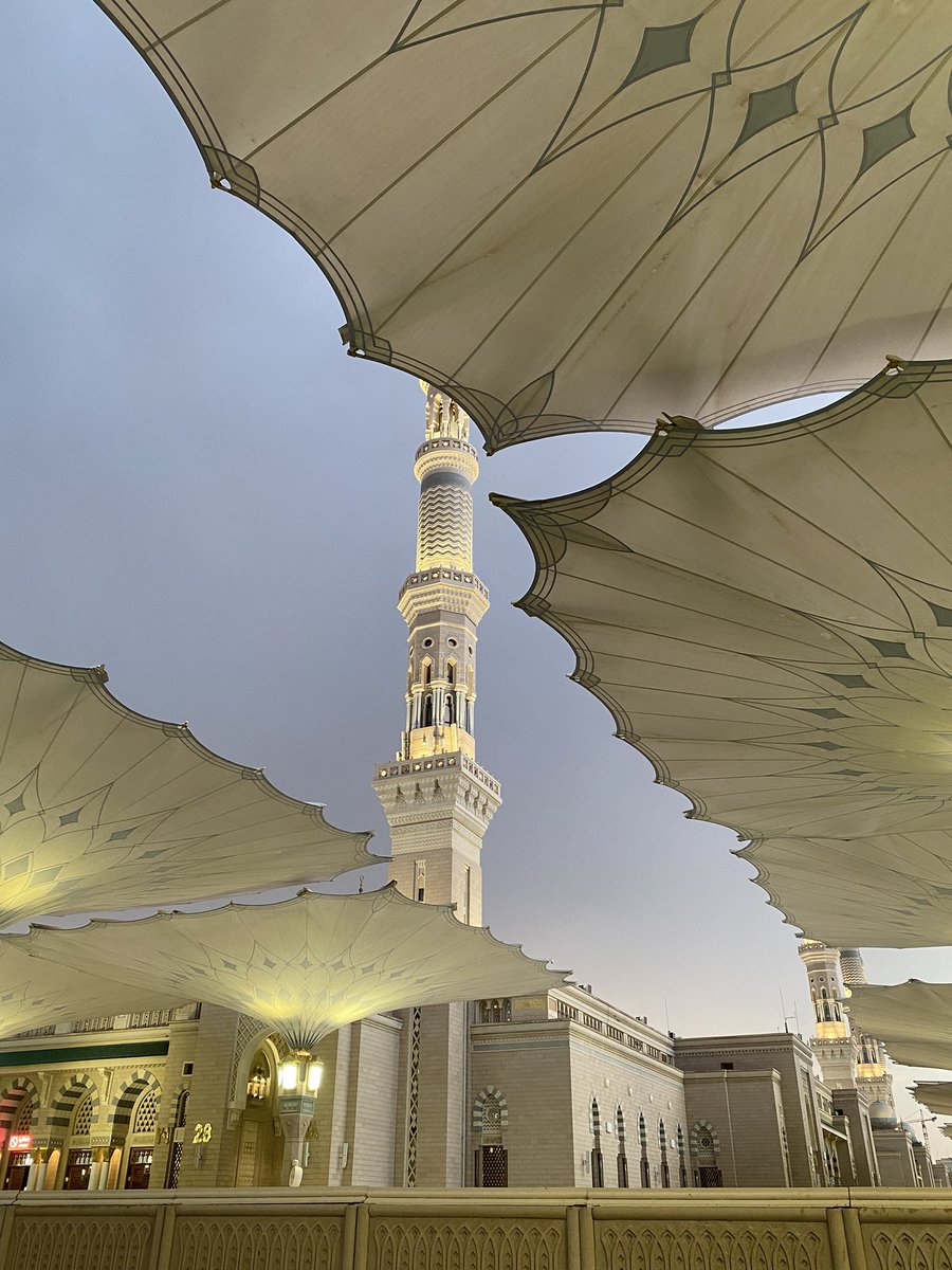 شمس الخميس إذ تغيب زد في الصلاة علي الحبيب 🤍