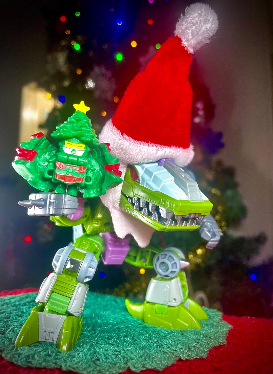 botbots365's tweet image. Merry Christmas, happy holidays. I hope your chosen mythology’s Annual Gift Man blessed you with robots. 
May I see them? 👉👈