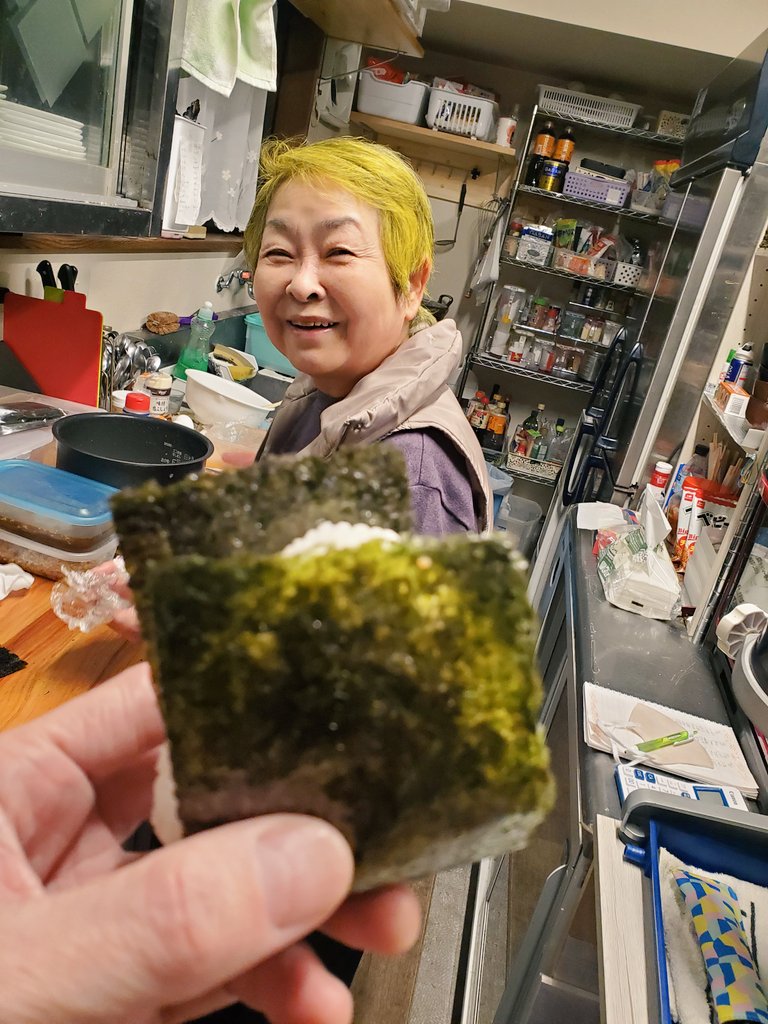 CookTsuchan's tweet image. 家の食料がなくなったので、七里のそ～すで大収穫してきました+昨日頂いたケーキあざざます🐯
これで2000円くらいとか安すぎて困るけどこっちは助かるw

今週は土曜日までお惣菜あるます🐥
鯖の竜田揚げとか紅しょうが玉子焼きとかマジで推せます🌸

Mrs.GREEN…