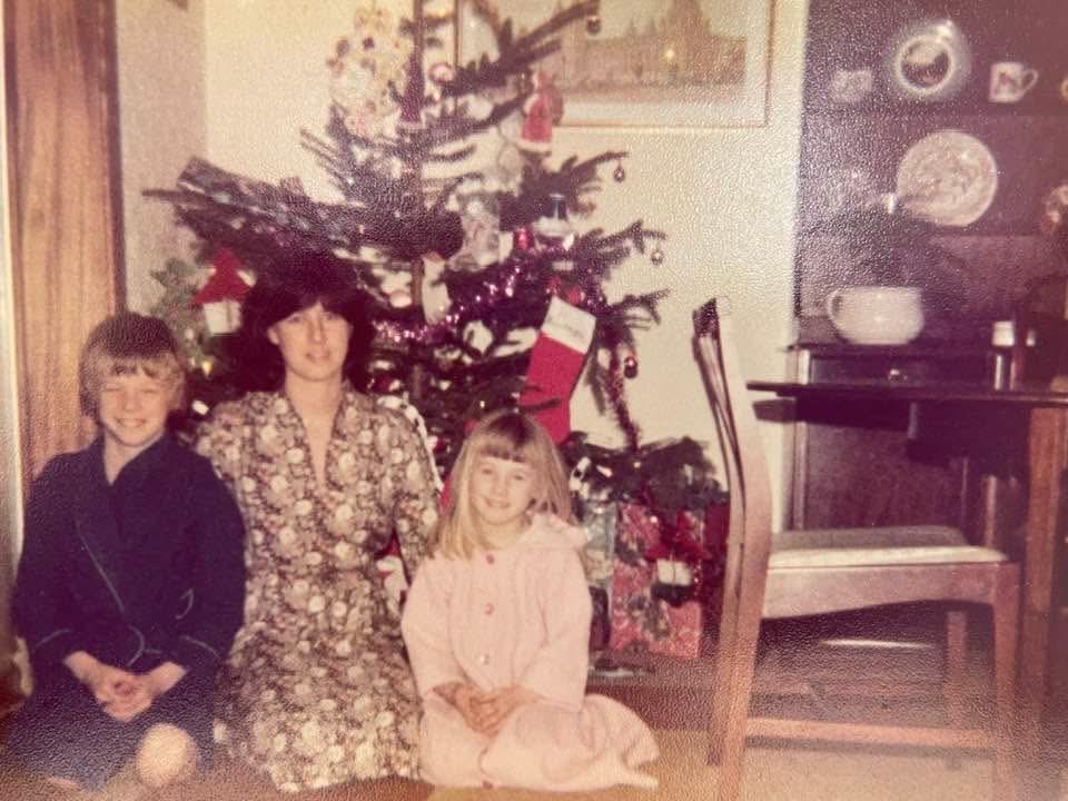 Lisa Tan tweet media