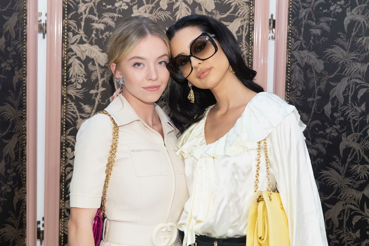 xeuphoriadaily's tweet image. Alexa Demie &amp;amp; Sydney Sweeney (2019)